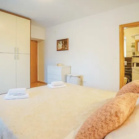 Four Bedroom Holiday In *